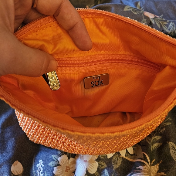 ✨️ The Sak Orange Woven Cosmetic Pouch - Picture 6 of 8